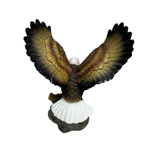 Vintage Ceramic Bald Eagle Figurine Wings Extended Decor YH 1998 - Picture 4 of 5